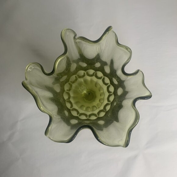 Glass Flower Vase Green Flowers Folded Pinched Top Stretched Glass 9 3/4" Tall - Picture 2 of 4
